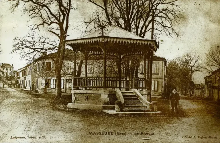 Photo ancienne du kiosque e Masseube